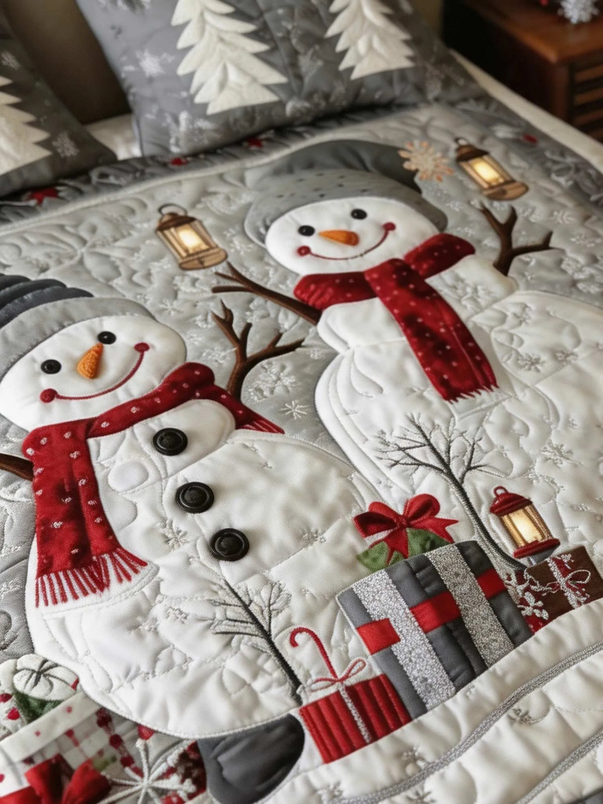 Gifted Snow 3‐Piece Quilted Bedding Set